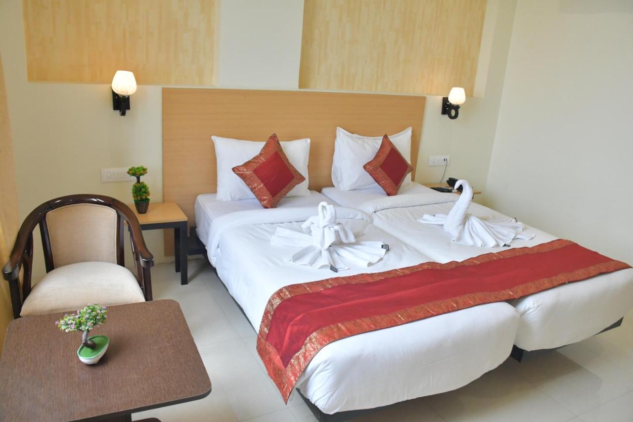 Hotel Yatharth Inn Bénarès Extérieur photo