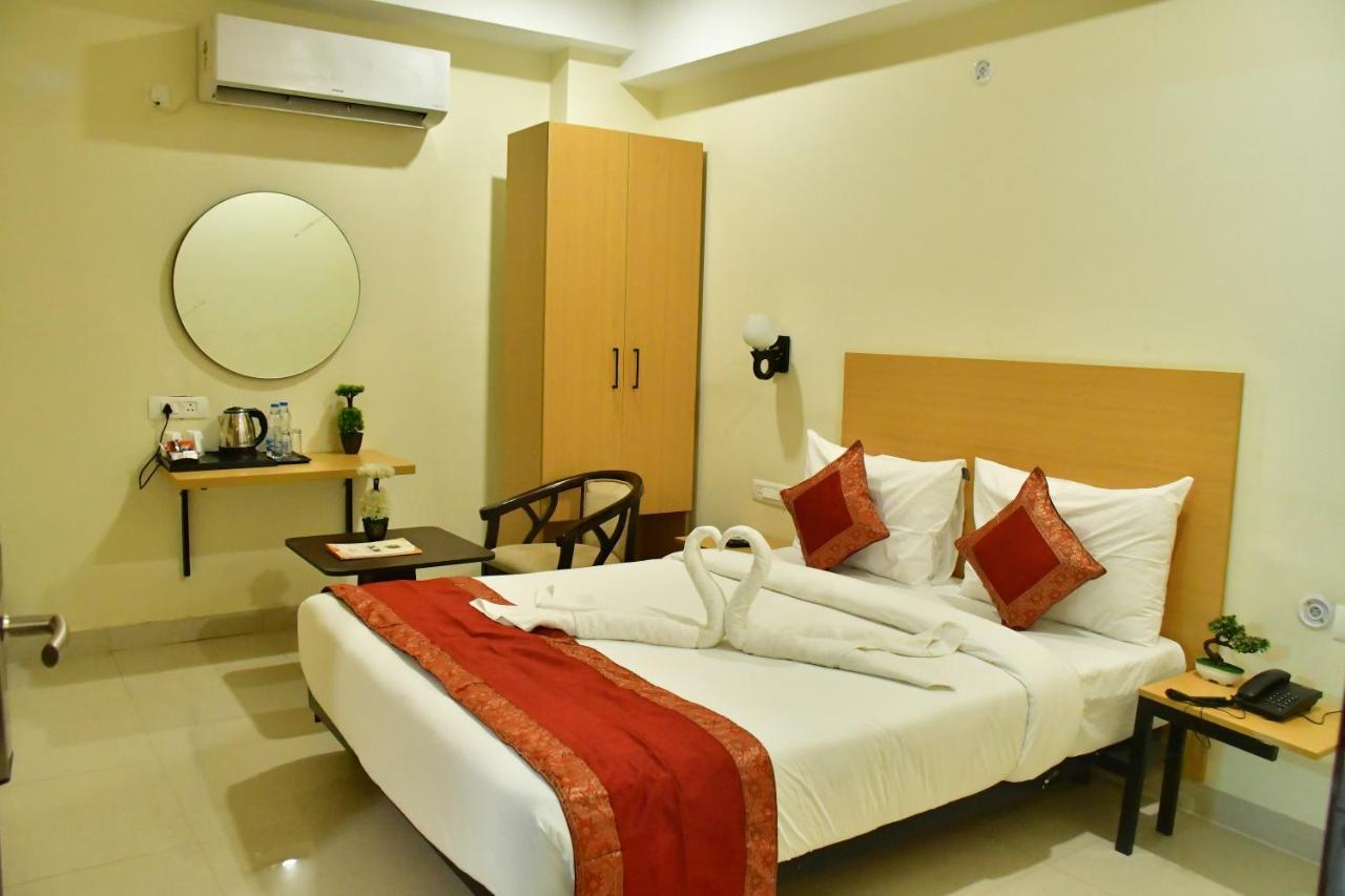 Hotel Yatharth Inn Bénarès Extérieur photo