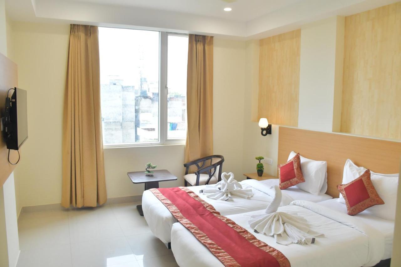 Hotel Yatharth Inn Bénarès Extérieur photo