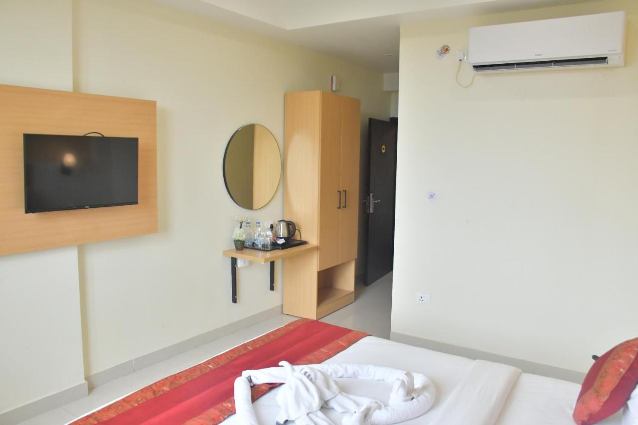 Hotel Yatharth Inn Bénarès Extérieur photo