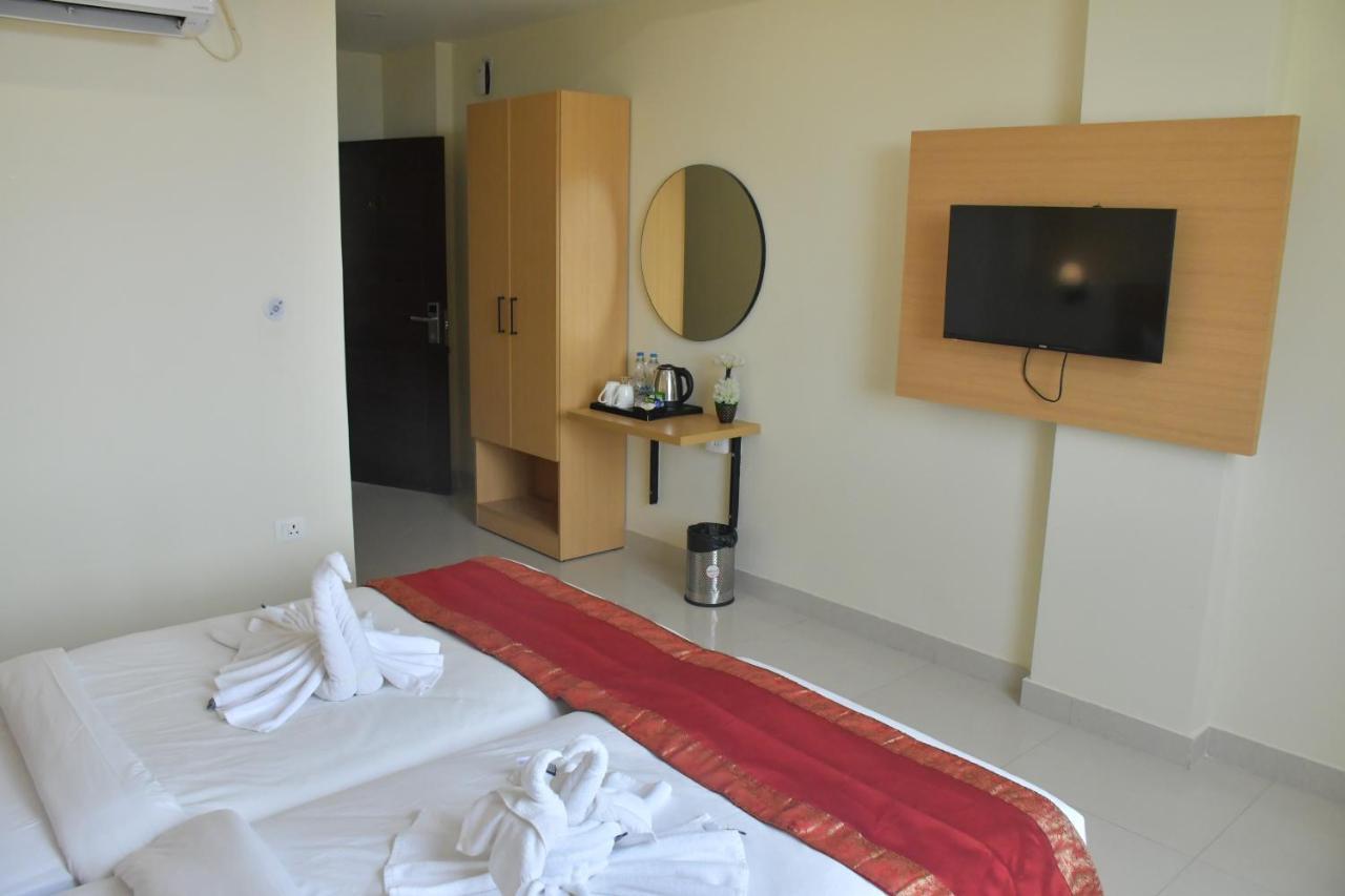 Hotel Yatharth Inn Bénarès Extérieur photo