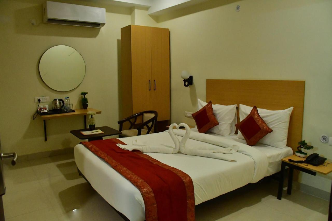 Hotel Yatharth Inn Bénarès Extérieur photo