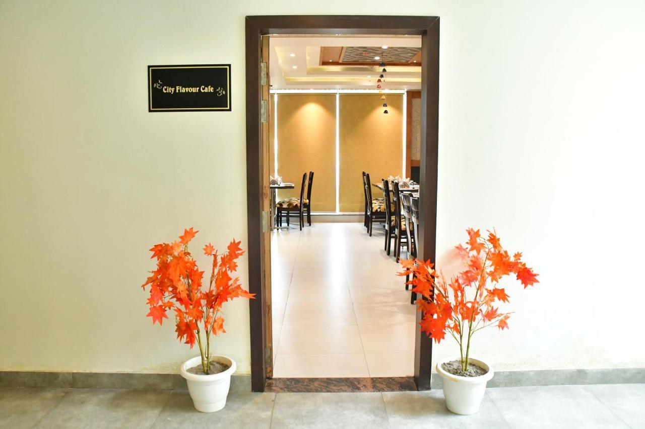 Hotel Yatharth Inn Bénarès Extérieur photo