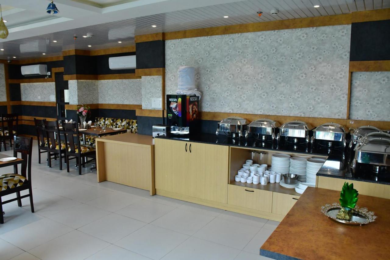 Hotel Yatharth Inn Bénarès Extérieur photo