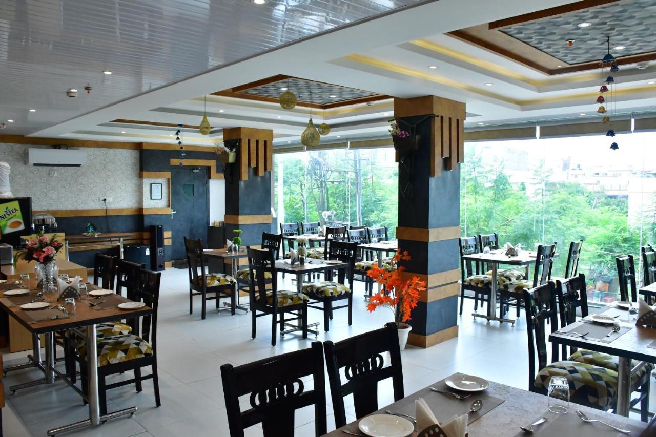 Hotel Yatharth Inn Bénarès Extérieur photo