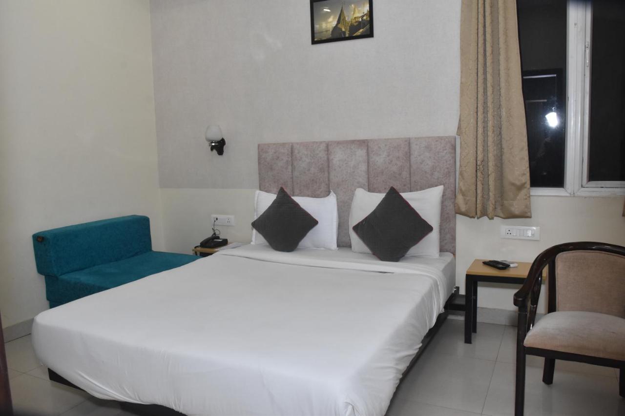 Hotel Yatharth Inn Bénarès Extérieur photo