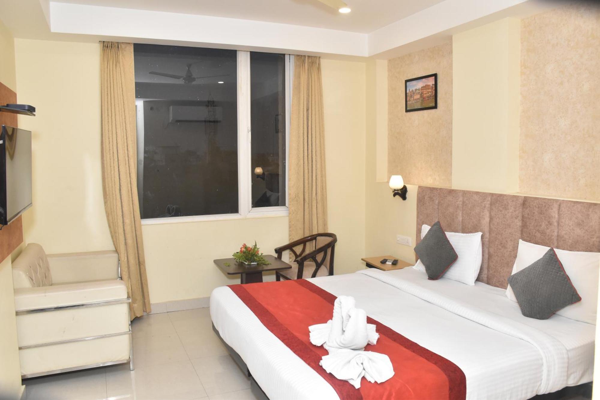 Hotel Yatharth Inn Bénarès Extérieur photo